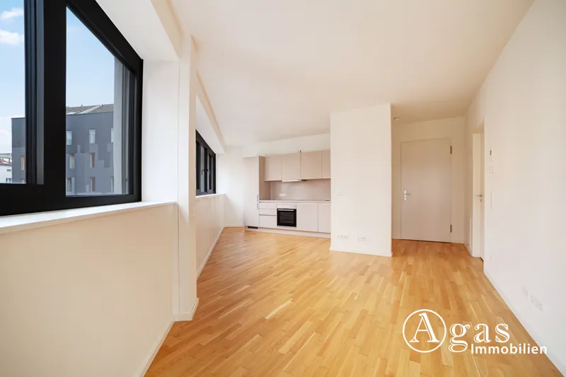 Sehr helle 2 Zimmer Wohnung mit ca. 54m², EBK und Balkon in Berlin-Mitte! — photo 1